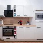 Deluxe Retreat Near Praeter Park And City Centre