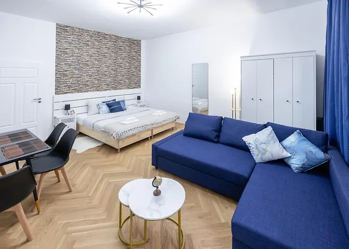 Deluxe Retreat Near Praeter Park And City Centre