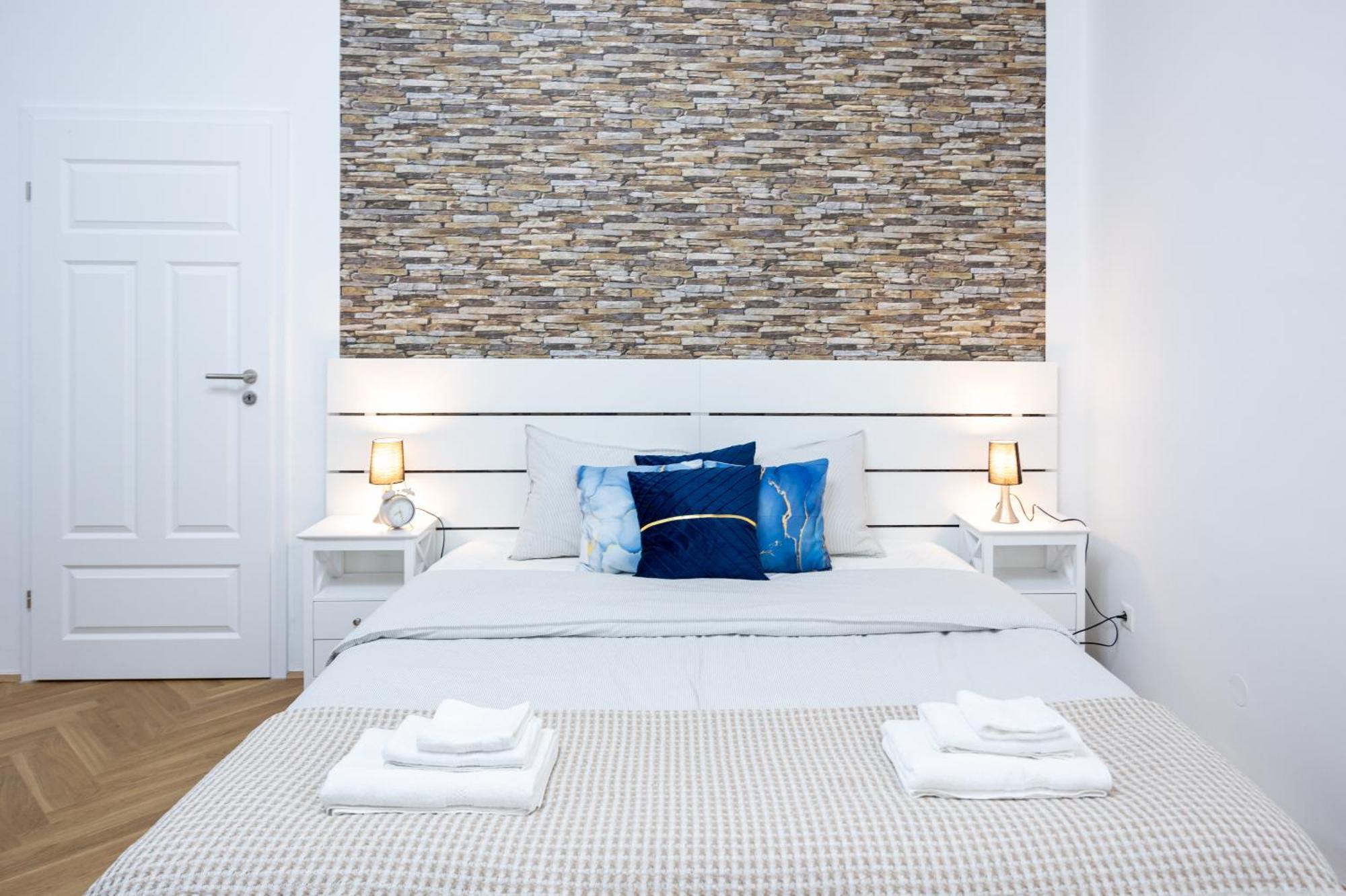 Deluxe Retreat Near Praeter Park And Centre