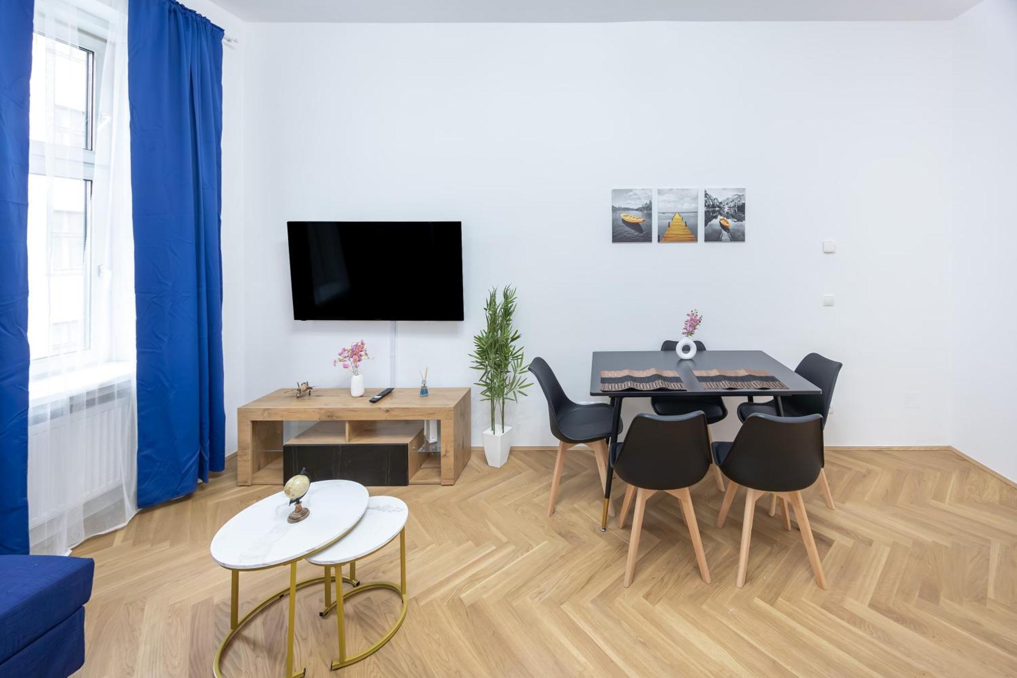 Deluxe Retreat Near Praeter Park And Centre